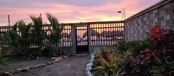 Hermosa Casa con salida al mar