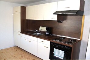 Kühlschrank, Ofen, Herdplatte