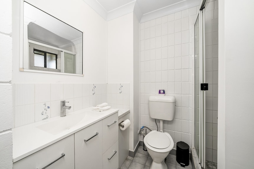 Top-floor City Apartment With Stadium & Mountain Views - Magnetic Island