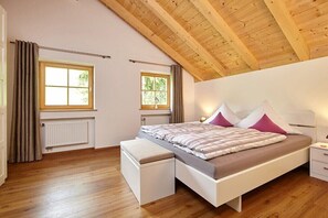 Bügeleisen/Bügelbrett, kostenloses WLAN, Bettwäsche