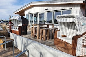 Outdoor dining - Baltic Sea Apartment (Lemkenhafen\/Fehmarn)