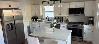 Modern Design - Lux 4 Bdrm Sleeps 12