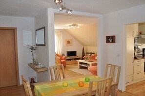 Dining - Holiday apartment with 2 bedrooms (Otterndorf)