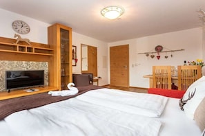 Iron/ironing board, free WiFi, bed sheets - Country House Mountain View (Kössen)