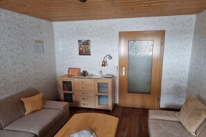 Smart TV, fireplace - Holiday apartment with 1 bedroom (Seewald\/Erzgrube)