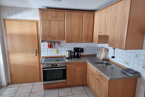 Coffee/tea maker, fridge, oven, stovetop - Holiday apartment with 1 bedroom (Seewald\/Erzgrube)