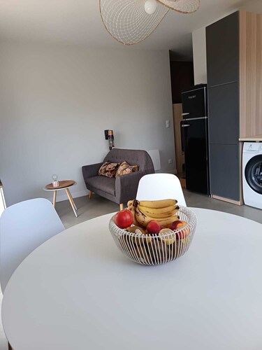 2-room apartment for couples and families with a large, sunny terrace in an ideal location