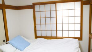 2 chambres, fer et planche à repasser, Wi-Fi, draps fournis