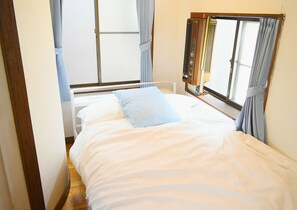 Ferros/tábuas de passar roupa, Wi-Fi, roupa de cama