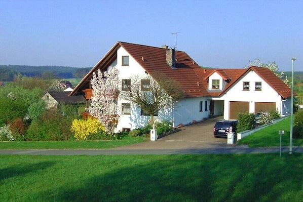 Exterior - "Lavender" Family Dietsch (Vestenbergsgreuth)