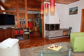 Smart TV, fireplace, books, stereo - Holiday apartment with 1 bedroom (Schleusingen)