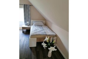 Bügeleisen/Bügelbrett, kostenloses WLAN, Bettwäsche