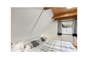Iron/ironing board, free WiFi - Holiday home with 3 bedrooms (Bad Arolsen)