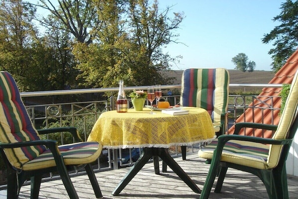 Outdoor dining - "Beach idyll" 50m from the beach (Insel Poel)
