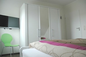 Bügeleisen/Bügelbrett, kostenloses WLAN, Bettwäsche