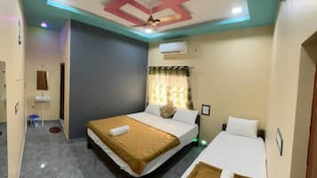 Comfort Duplex, Balcony | Laptop workspace, iron/ironing board, free WiFi
