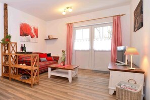 Smart TV, DVD player, books - Holiday apartment with 1 bedroom (Mittelberg)