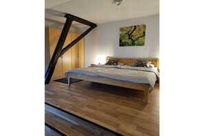 Desk, free WiFi, bed sheets - Holiday apartment with 2 bedrooms (St. Martin)