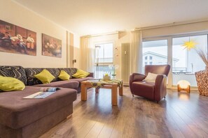 Smart-TV, DVD-Player, Stereoanlage