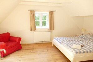Room - Forest House - Cottage with private beach (Faulück)