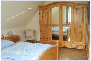 Room - Holiday apartment with 2 bedrooms (Süderende auf Föhr)