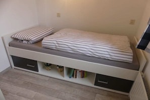 Desk, free WiFi - Holiday home with 3 bedrooms (Julianadorp)