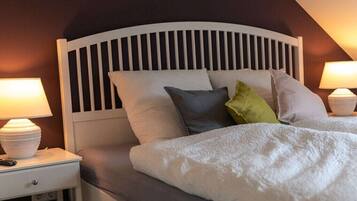Iron/ironing board, free WiFi, bed sheets