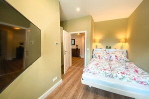 Iron/ironing board, free WiFi, bed sheets - Country house Kleine Gönn (Xanten)