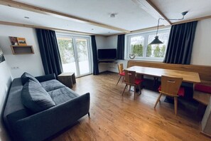 Smart TV - Cabin with 2 bedrooms (Brixen im Thale)
