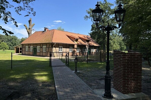 Exterior - Holiday home in Eschede with swimming pool (Eschede)