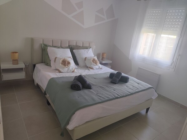 2 bedrooms, WiFi, bed sheets
