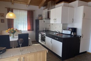 Kühlschrank, Ofen, Herdplatte, Geschirrspüler