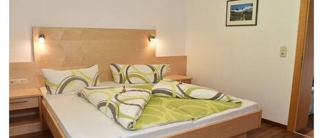 Free WiFi, bed sheets