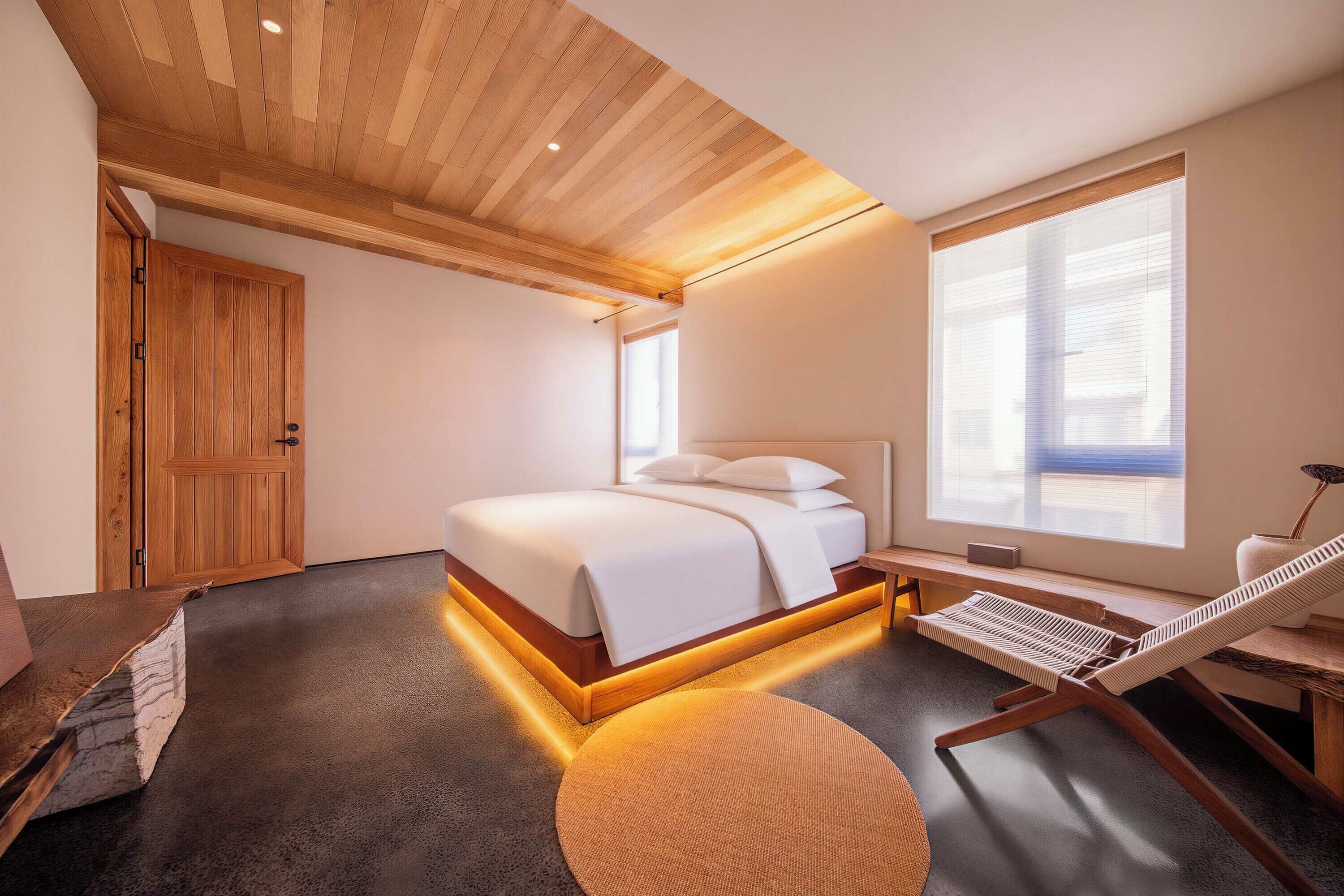 Premier Suite, Hill View | Premium bedding, minibar, desk, laptop workspace