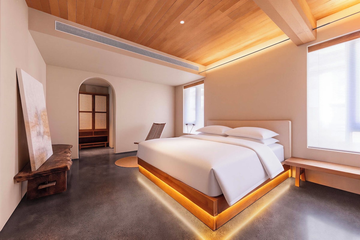 Family Suite, Hill View | Premium bedding, minibar, desk, laptop workspace