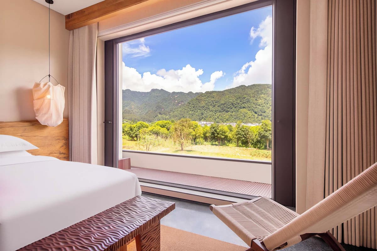 Superior Suite, Hill View | Premium bedding, minibar, desk, laptop workspace