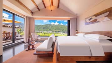 Ropa de cama de alta calidad, minibar y escritorio