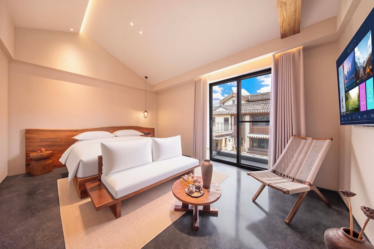 Comfort Double Room, Balcony, Hill View | Premium bedding, minibar, desk, laptop workspace