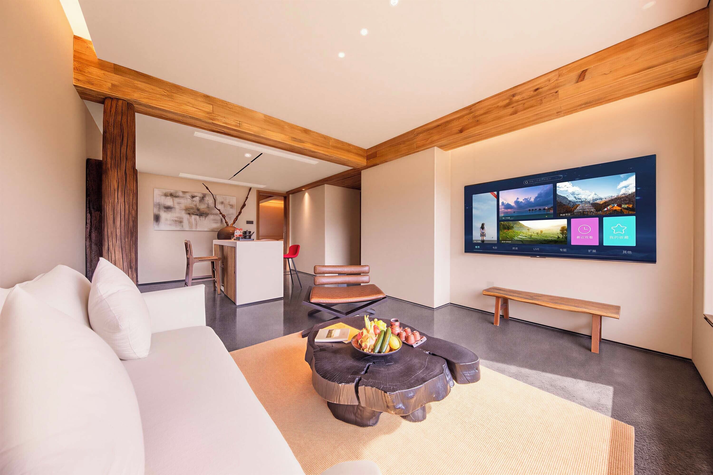 Premier Suite, Hill View | Living area
