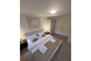 3 Schlafzimmer, Bügeleisen/Bügelbrett, Reisekinderbett, kostenloses WLAN