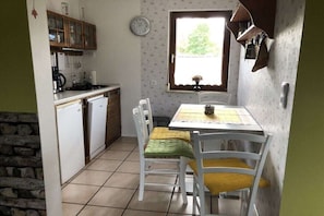 Kühlschrank, Ofen, Herdplatte, Geschirrspüler