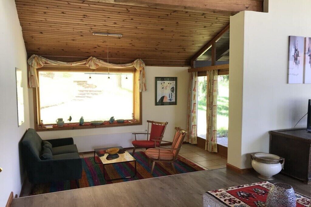 Smart-TV, Kamin, Tischtennisplatte