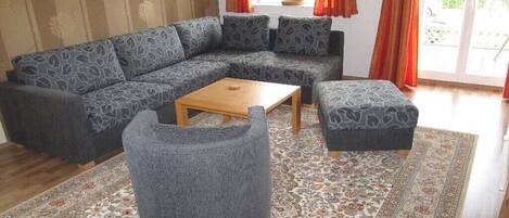 Smart-TV, DVD-Player, Bücher