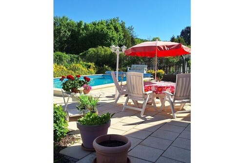 Knobloch with swimming pool