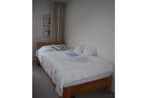 1 bedroom, WiFi (free), bed sheets - Holiday apartment in Kiel with swimming pool (Kiel)