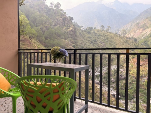 Pahadi Sukoon - A frame Cottages