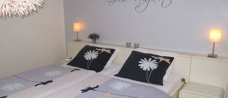 Iron/ironing board, free WiFi, bed sheets