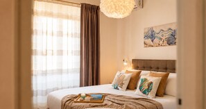 Deluxe Double or Twin Room | Desk, laptop workspace, iron/ironing board, free WiFi - Sea Bloom (Civitavecchia)