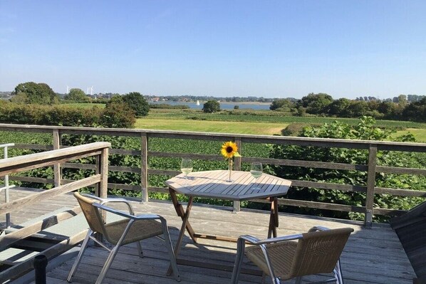 Outdoor dining - Holiday apartment with 1 bedroom (Grödersby)