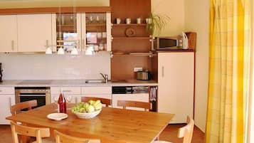 Kühlschrank, Ofen, Herdplatte, Geschirrspüler